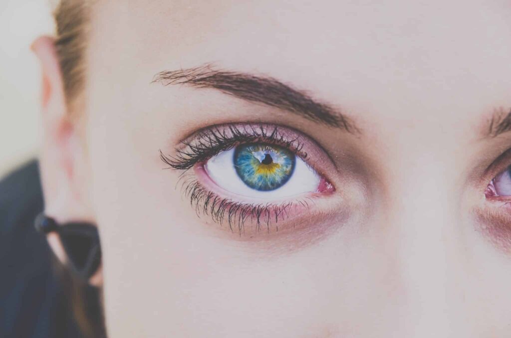 eyelid lift